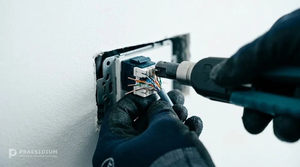 Integrated Electronic Systems for a Luxury Hotel and Apartments